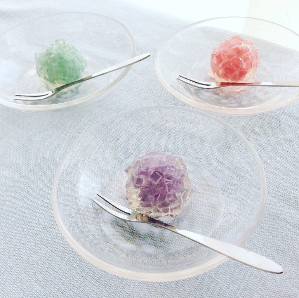 紫陽花に見立てた和菓子のご紹介 練り切り 錦玉 琥珀糖 アメリカで和菓子作り Wagashi Studio