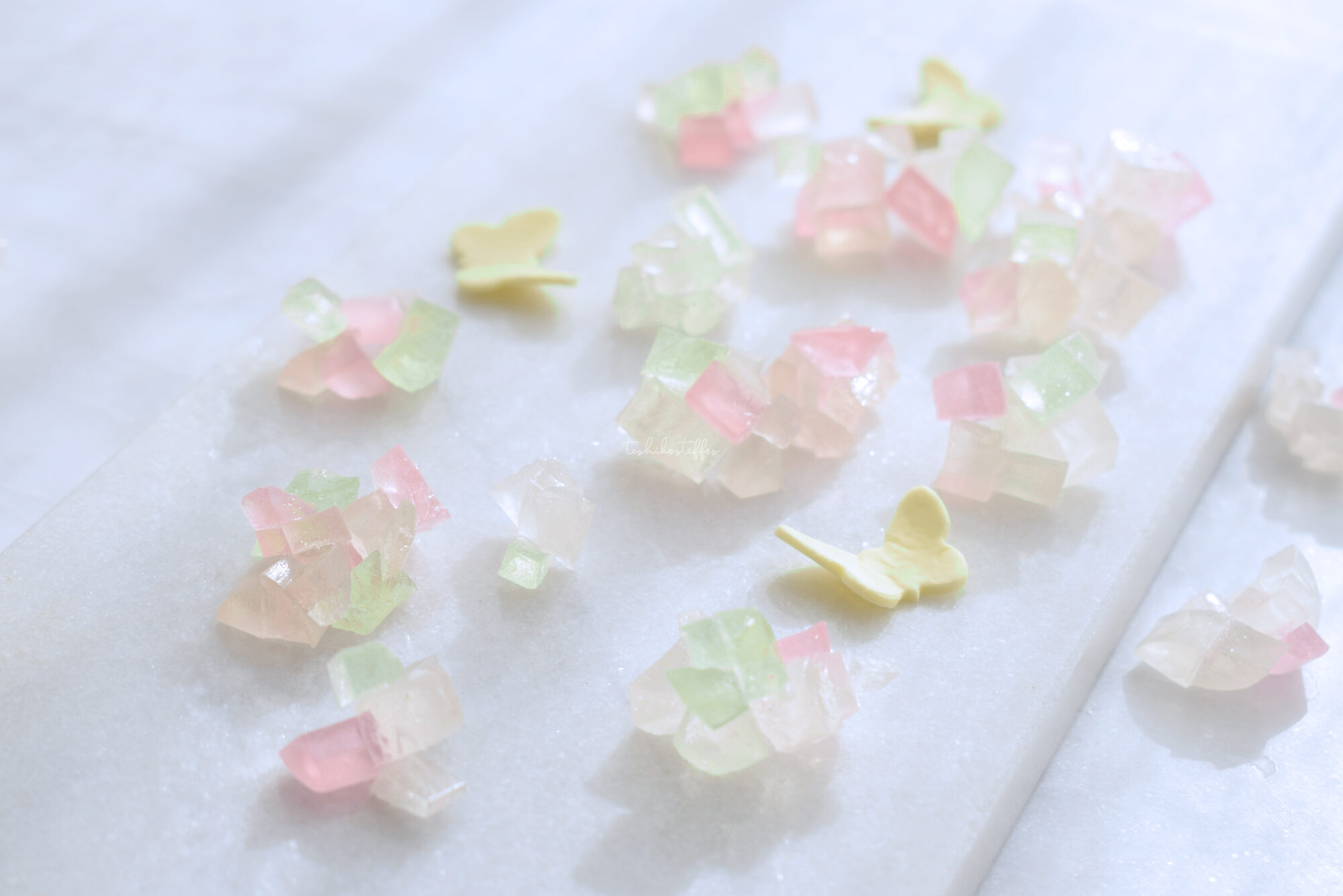 琥珀糖　てふてふ