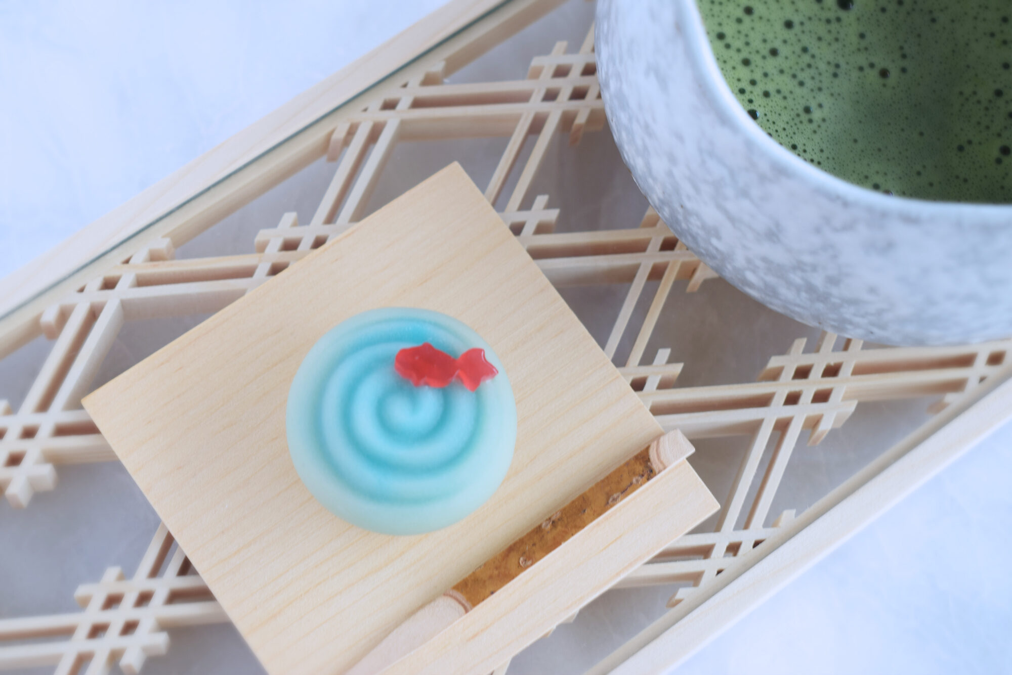 初夏の池　練り切り