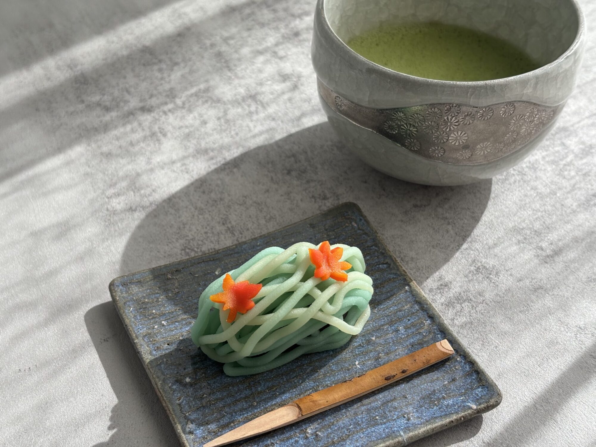 竜田川　練り切り　Tatsutagawa (which depicts autumn leaves floating on the Tatsuta River in Nara Prefecture)　Nerikiri