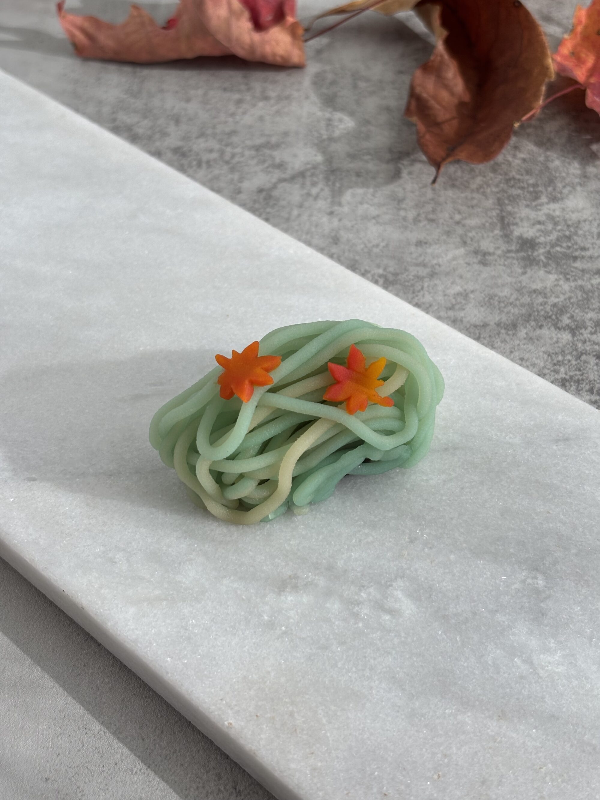 竜田川　練り切り　Tatsutagawa (which depicts autumn leaves floating on the Tatsuta River in Nara Prefecture)　Nerikiri